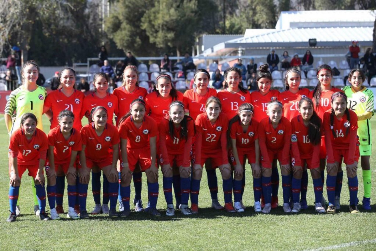 FUTBOLISTA DE LA FUNDACIÓN ES CAPITANA SUB 15