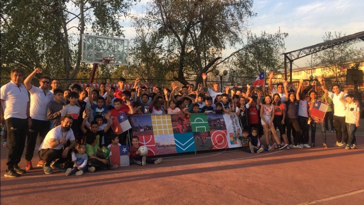 GANEMOSLE A LA CALLE CELEBRA LAS FIESTAS PATRIAS