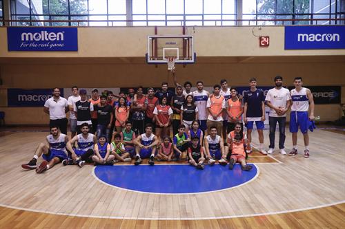 La Catolica.cl  “Ganémosle a la Calle visitó al basket UC”