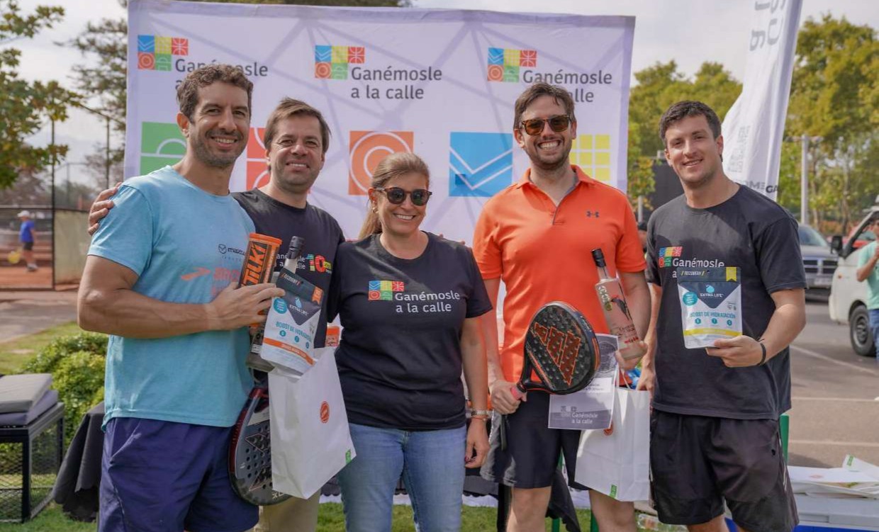Primer campeonato de Padel a beneficio de Ganémosle a la Calle