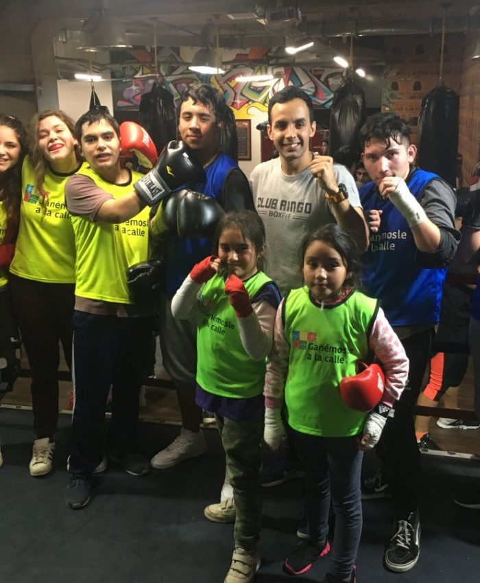 BOXEADORES DE GANEMOSLE A LA CALLE ENTRENARON EN CLUB RINGO
